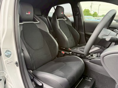 صورة مصغرة 57 لـ 2026 Toyota GR COROLLA