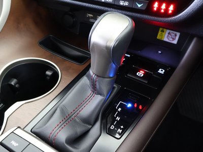 2021 Lexus RX — миниатюра 19