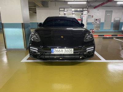 PORSCHE PANAMERA