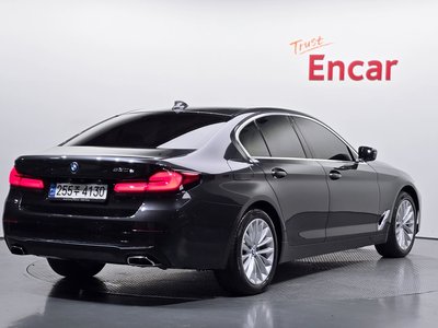 صورة 3 لـ 2021 BMW 5 SERIES