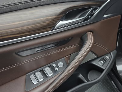 صورة مصغرة 21 لـ 2021 BMW 5 SERIES