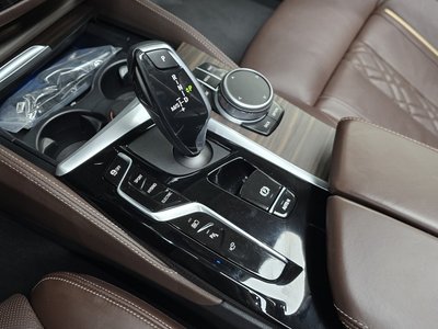 صورة مصغرة 12 لـ 2021 BMW 5 SERIES