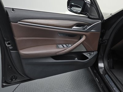 صورة مصغرة 14 لـ 2021 BMW 5 SERIES