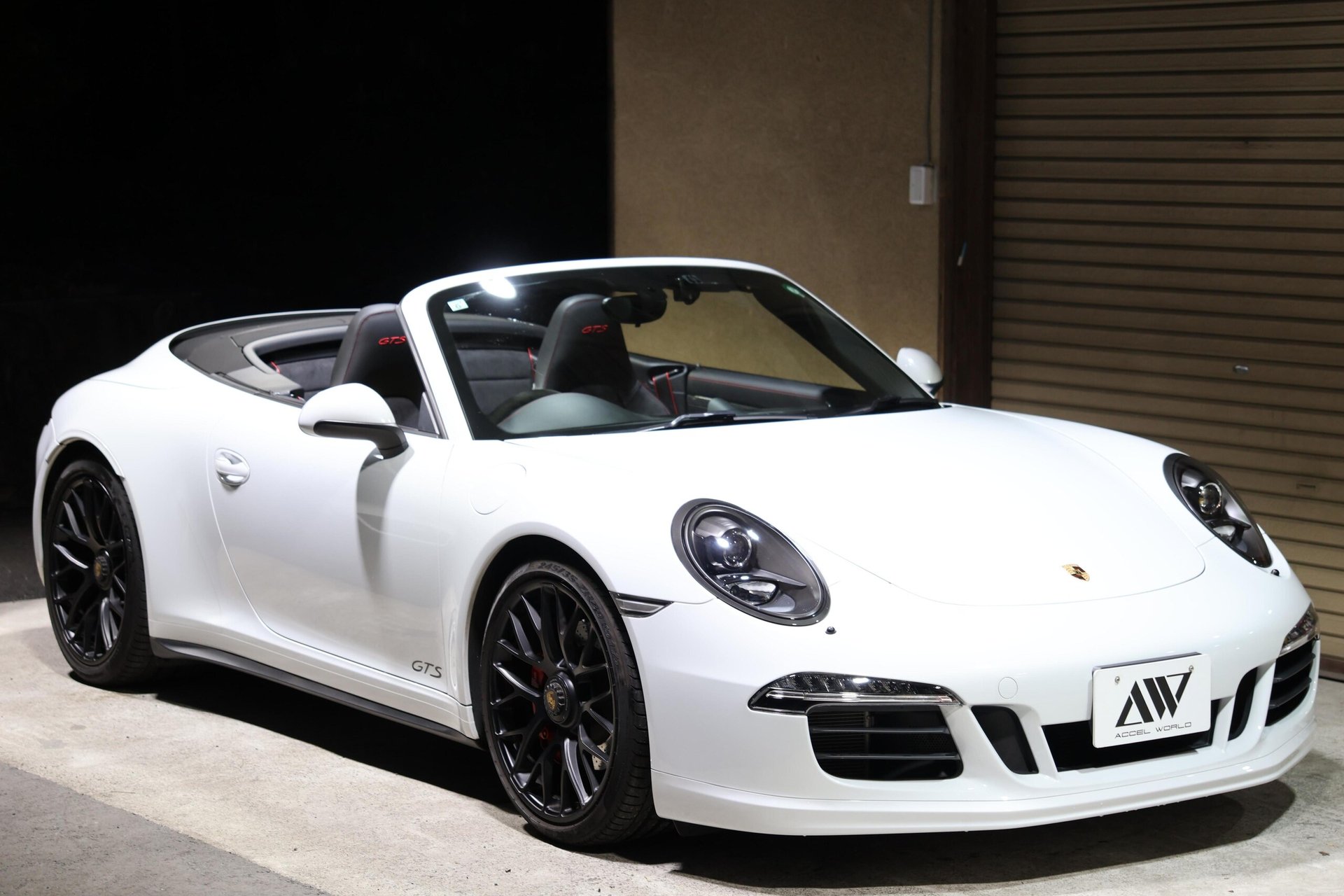 PORSCHE 911 CABRIOLET - View 1