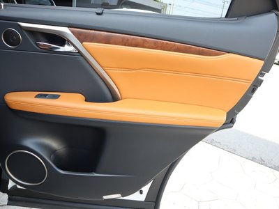 صورة مصغرة 61 لـ 2021 Lexus RX