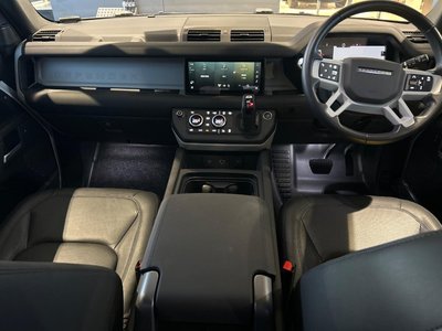 LAND ROVER DEFENDER - 2