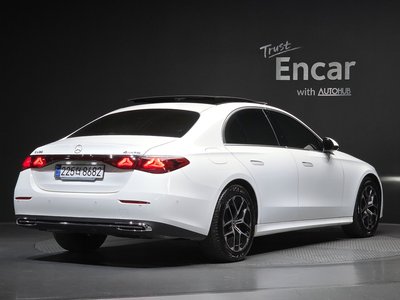 MERCEDES-BENZ E-CLASS - 4