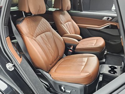2024 BMW X7 缩略图 18