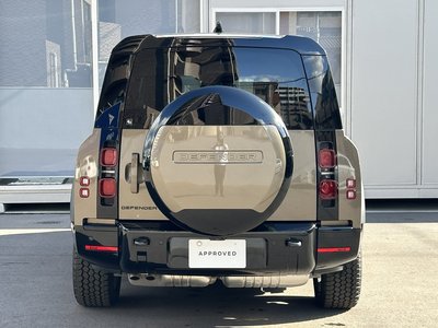 LAND ROVER DEFENDER - 7