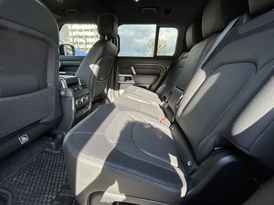 LAND ROVER DEFENDER - 5