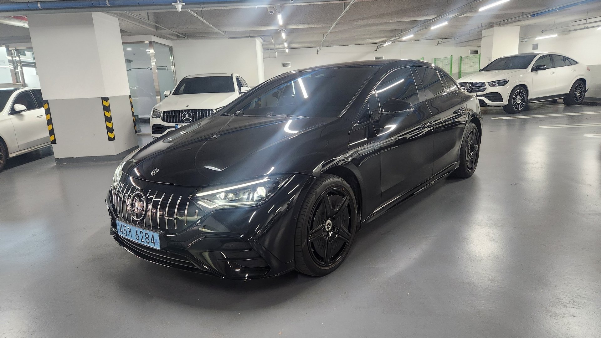 MERCEDES-BENZ EQE - View 1