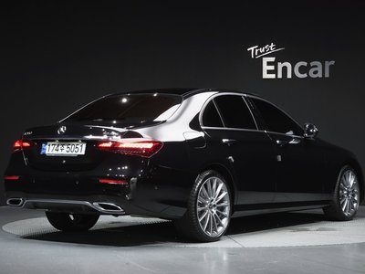 2022 Mercedes-BENZ E-CLASS — фото 4