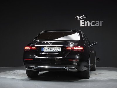 2022 Mercedes-BENZ E-CLASS — фото 3