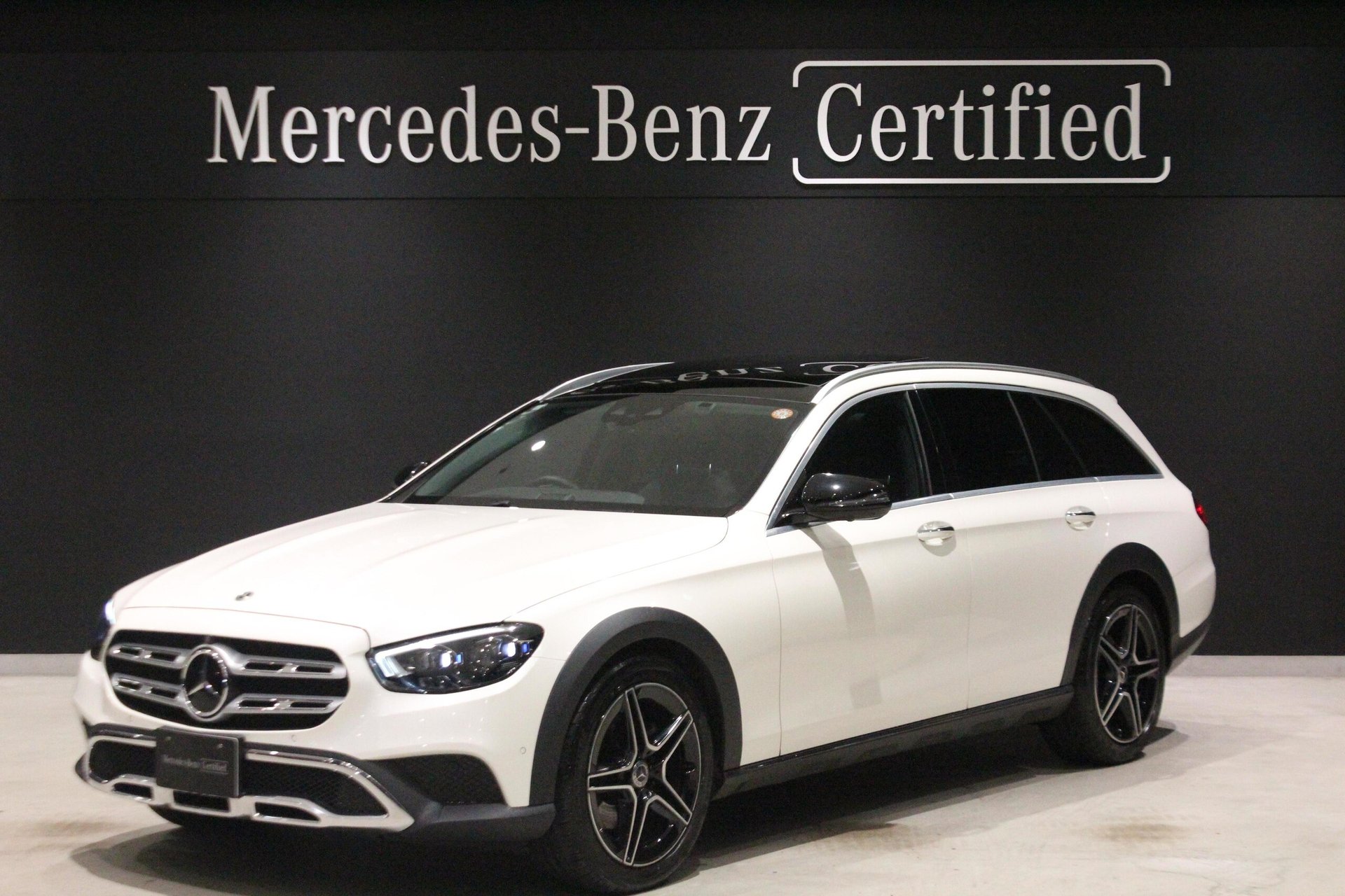 MERCEDES-BENZ E-CLASS ALL-TERRAIN - View 1