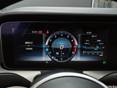 MERCEDES-BENZ E-CLASS - 8