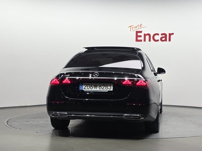 صورة 3 لـ 2025 Mercedes-BENZ E-CLASS