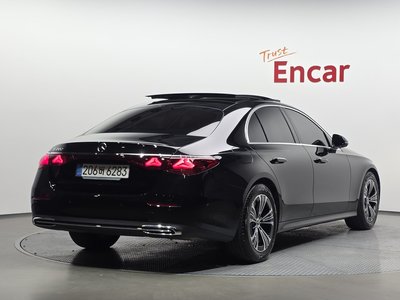 صورة 4 لـ 2025 Mercedes-BENZ E-CLASS