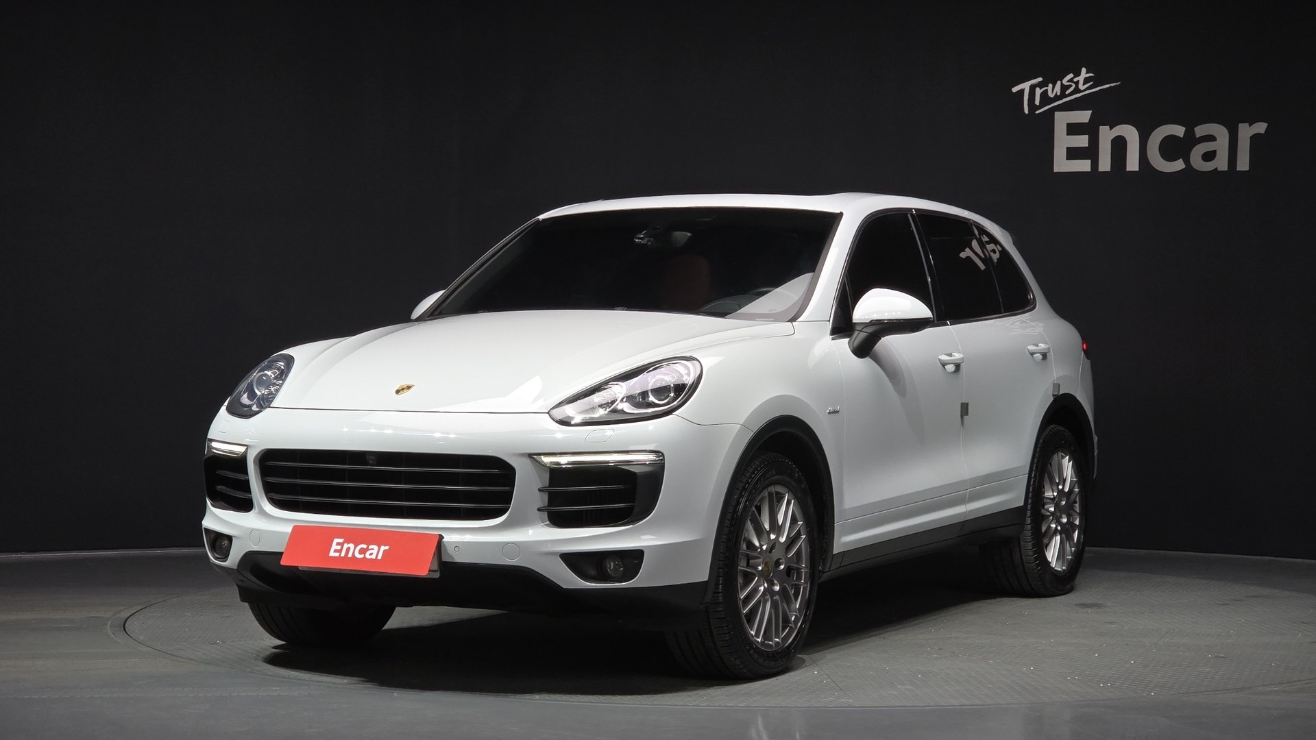 PORSCHE NEW CAYENNE - View 1