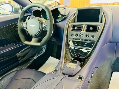 2026 Aston Martin DBS SUPERLEGGERA VOLANTE 照片 13