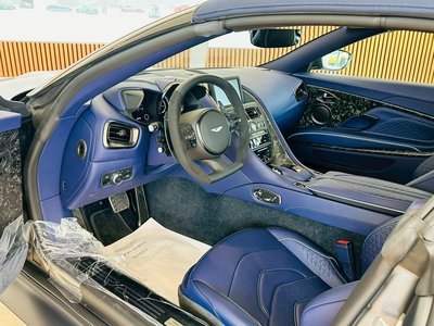 2026 Aston Martin DBS SUPERLEGGERA VOLANTE 照片 15