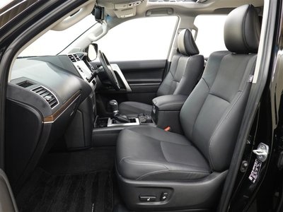 TOYOTA LAND CRUISER PRADO - 8