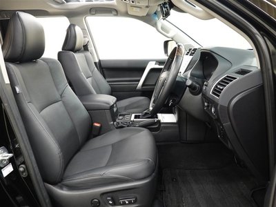 TOYOTA LAND CRUISER PRADO - 7