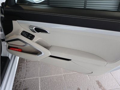 2024 Porsche 718 thumbnail 15