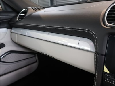 2024 Porsche 718 thumbnail 17