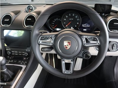 2024 Porsche 718 thumbnail 13