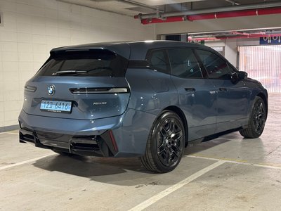 BMW IX - 4