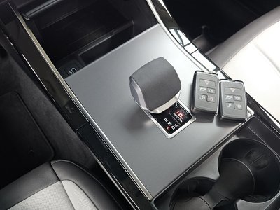 2025 LAND Rover RANGE ROVER EVOQUE thumbnail 12