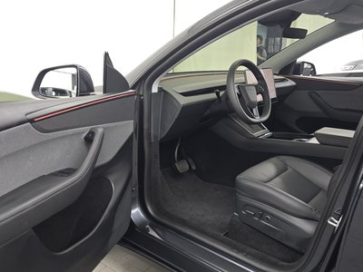2025 Tesla MODEL Y — миниатюра 13