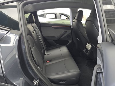 2025 Tesla MODEL Y — миниатюра 17