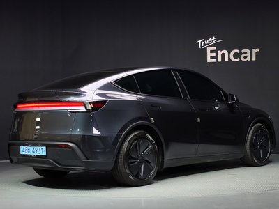 2025 Tesla MODEL Y photo 4