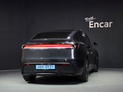 2025 Tesla MODEL Y photo 3