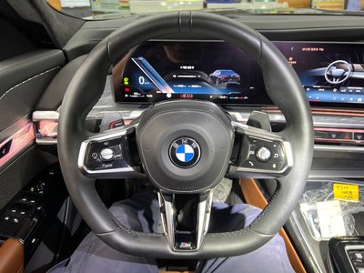 2023 BMW 7 SERIES photo 6