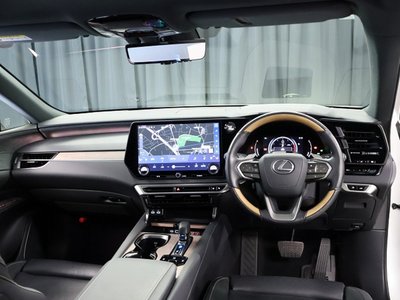 2024 Lexus RX photo 2
