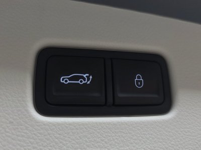 2025 Genesis ELECTRIFIED GV70 thumbnail 24