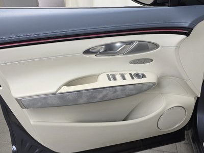 2025 Genesis ELECTRIFIED GV70 thumbnail 14