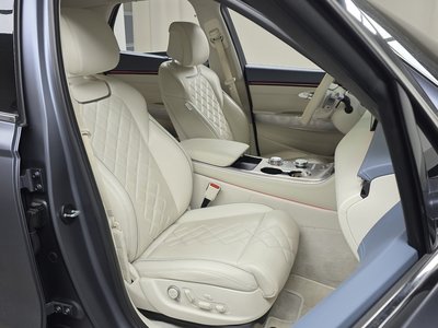 2025 Genesis ELECTRIFIED GV70 thumbnail 16