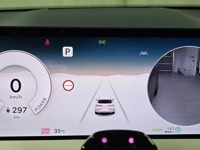 2025 Genesis ELECTRIFIED GV70 thumbnail 11