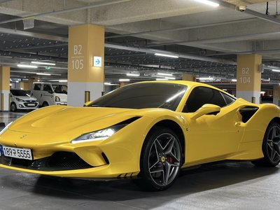 FERRARI F8 TRIBUTO - 1