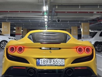 FERRARI F8 TRIBUTO - 4