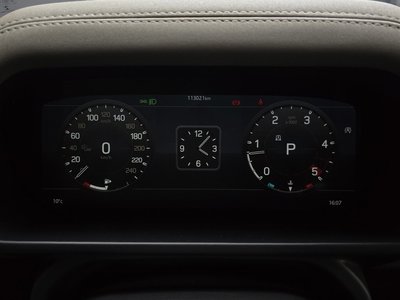 LAND ROVER DEFENDER - 8