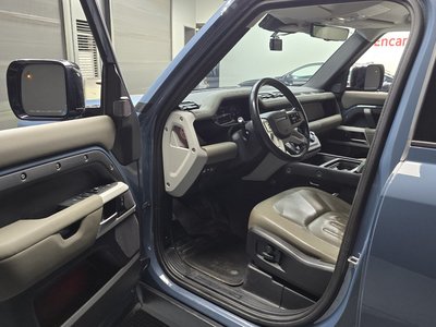 LAND ROVER DEFENDER - 10