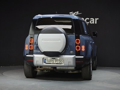 LAND ROVER DEFENDER - 4