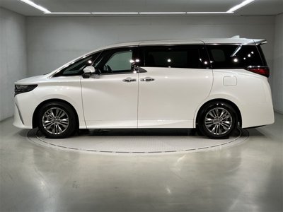 2023 Toyota ALPHARD — фото 3