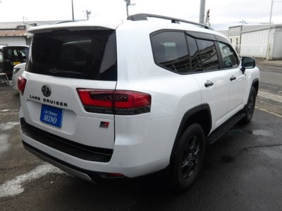 TOYOTA LAND CRUISER 300 - 6