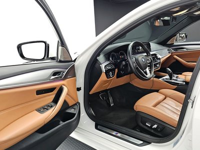 BMW 5 SERIES - 10