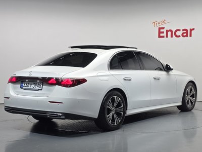 MERCEDES-BENZ E-CLASS - 4